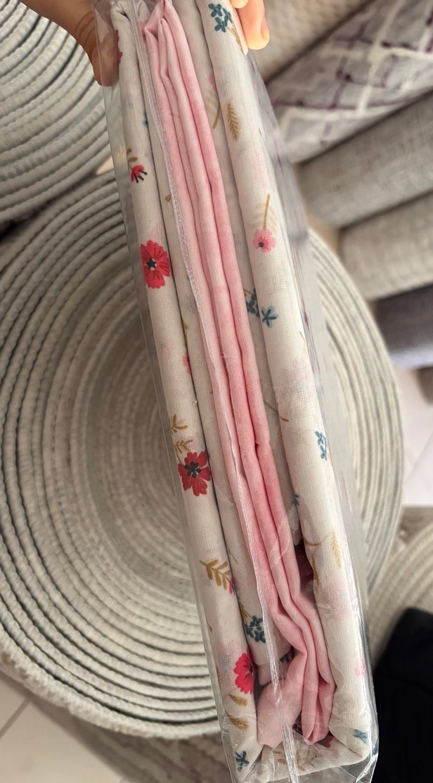 Beyaz Pastel Çiçek Desenli Lastikli Çarşaflı Nevresim Takımı - Görsel 3