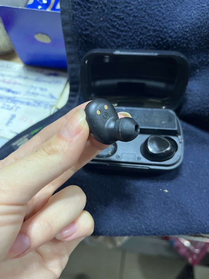 Siyah Kablosuz Kulak İçi Kulaklık - Görsel 5