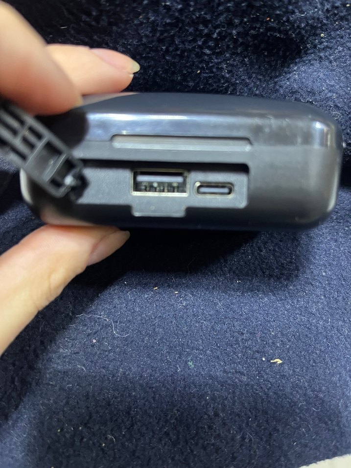 Siyah Kablosuz Kulak İçi Kulaklık - Görsel 4