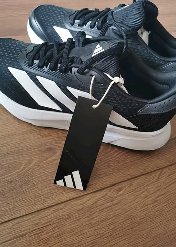 Adidas Spor Ayakkabı yeni etiketli kalıp olarak 41 numara  - Görsel 2