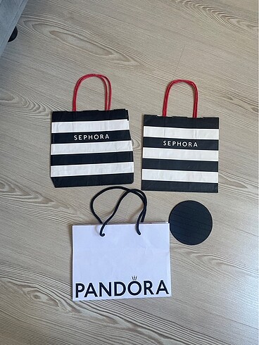 Sephora ve Pandora kağıt poşetler