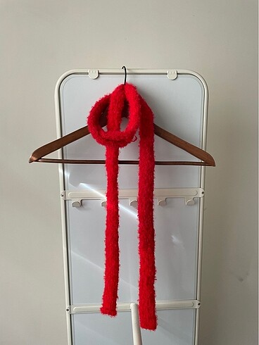 Kırmızı skinny scarf atkı