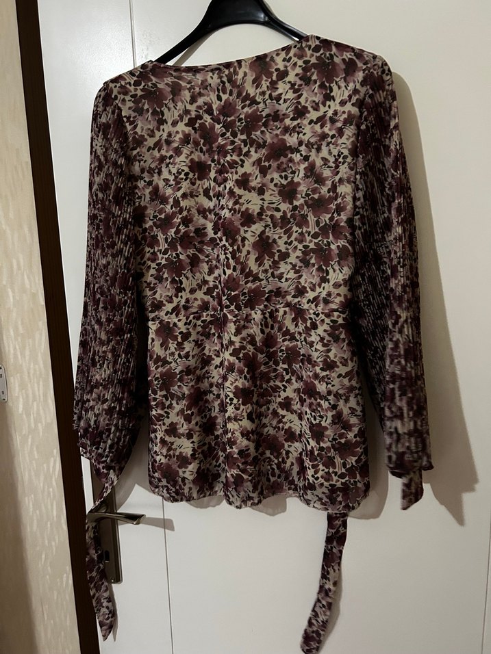 Bordo Desenli V Yakalı Kadın Bluz - Görsel 3