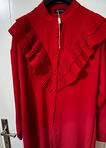 Kadın Kırmızı Pilili V Yaka Uzun Kollu Gömlek - Görsel 2