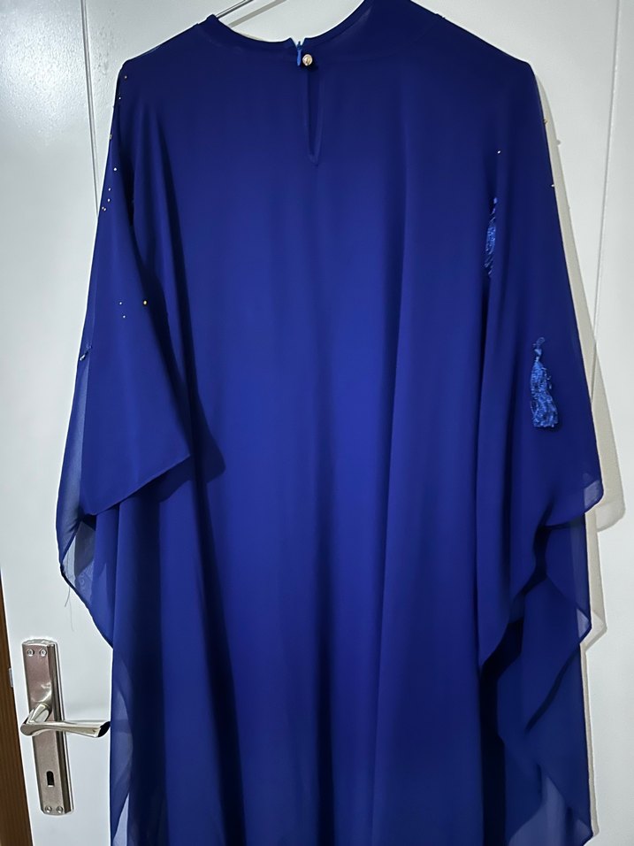 Mavi İşlemeli Uzun Kadın Elbise - Görsel 4