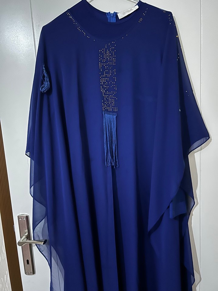 Mavi İşlemeli Uzun Kadın Elbise - Görsel 2