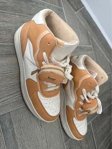 38 Beden Berahka cüzdanlı çantalı ayakkabı sneaker