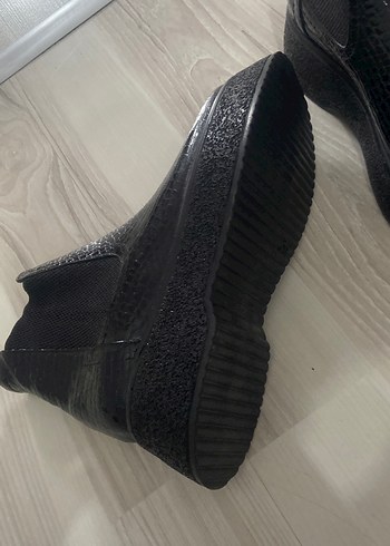 Yılan Desenli Siyah Platform Topuklu Kadın Bot - Görsel 3