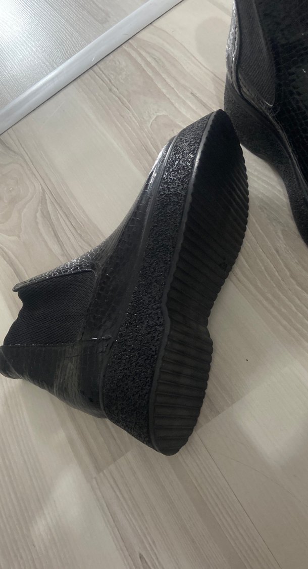 Yılan Desenli Siyah Platform Topuklu Kadın Bot - Görsel 3