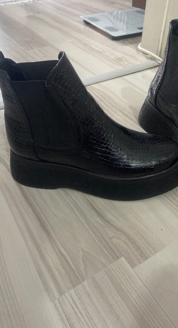 Yılan Desenli Siyah Platform Topuklu Kadın Bot - Görsel 2