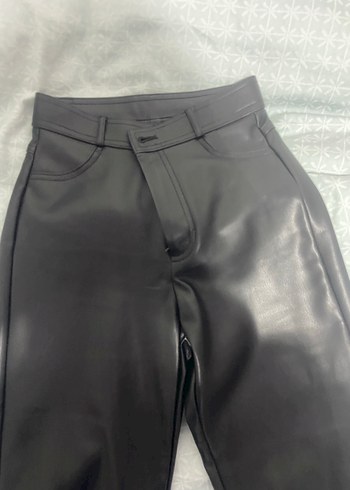 Siyah Deri Kadın Pantolon STRADİVARİUS - Görsel 4