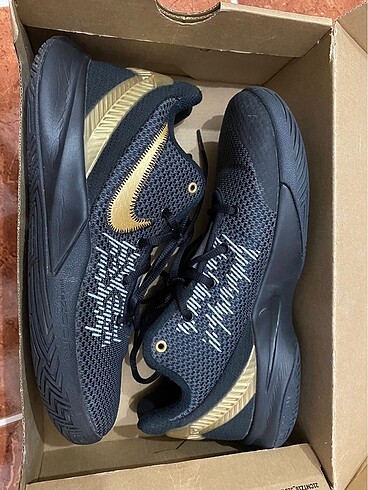 Nike Kyrie Flaytrap 2
