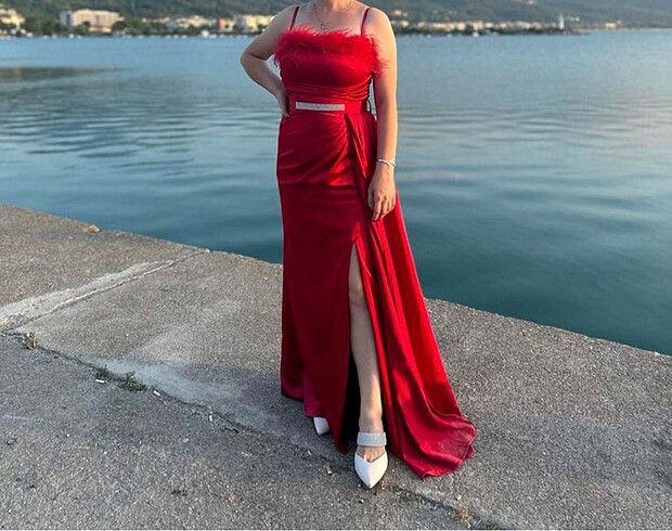 Kırmızı Abiye