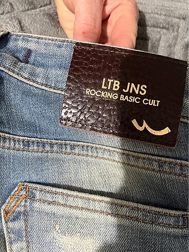 28 Beden mavi Renk Jean Pantolon