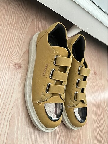 Converse Sneaker