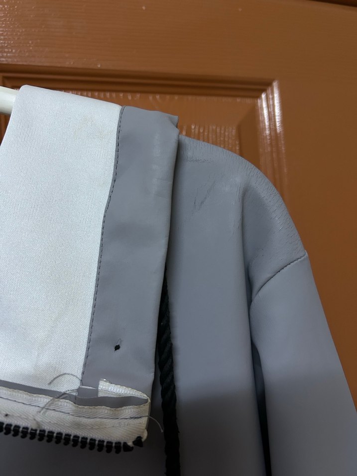 Gri Düğmeli Kadın Yağmurluk - Görsel 3