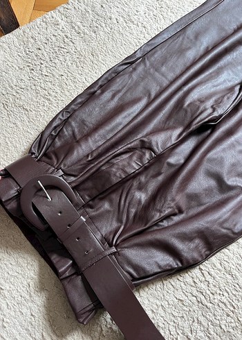 36 Beden Stradivarius Kahverengi Deri Kemerli Pantolon