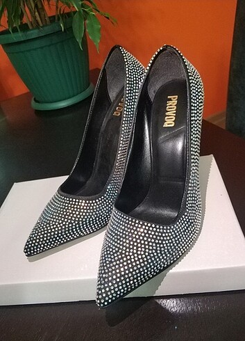Ayakkabı dünyası Stiletto