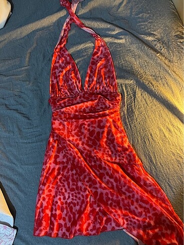 Pembe leopar desenli elbise