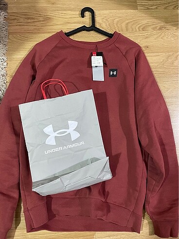 Under Armour sweatshirt