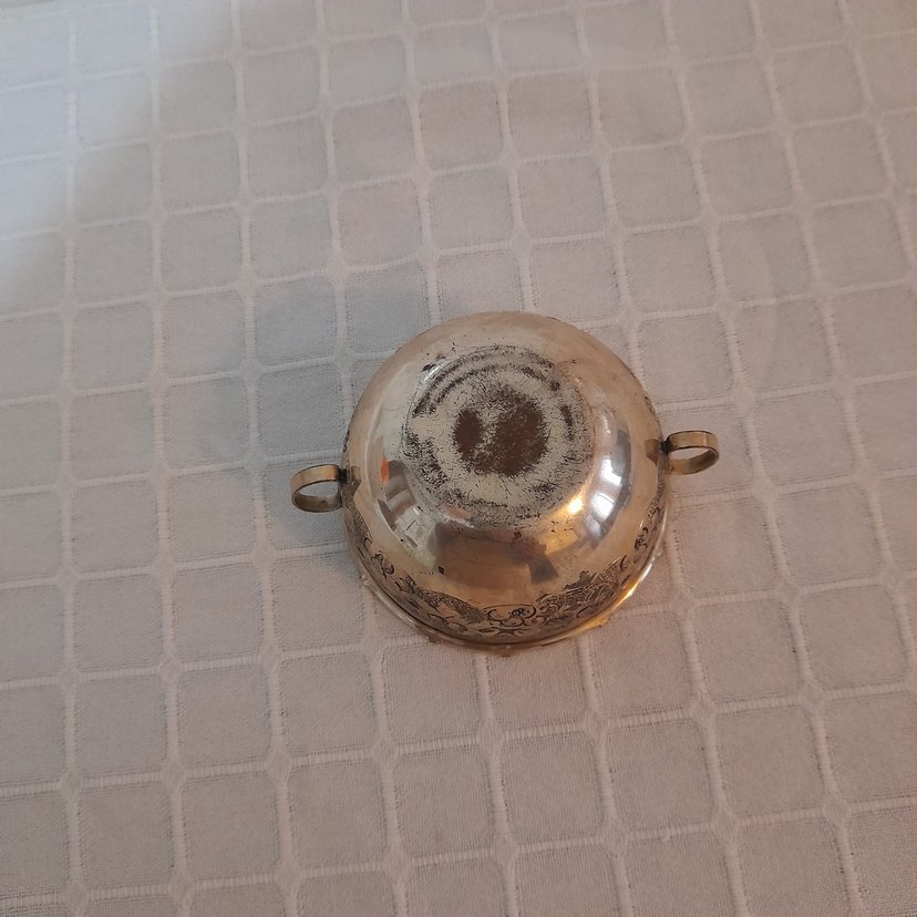 Altın Renkli İşlemeli Çift Kulplu Kase - Görsel 2