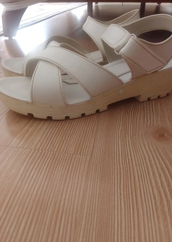 Beyaz Dolgu Topuklu Kadın Sandalet - Görsel 4