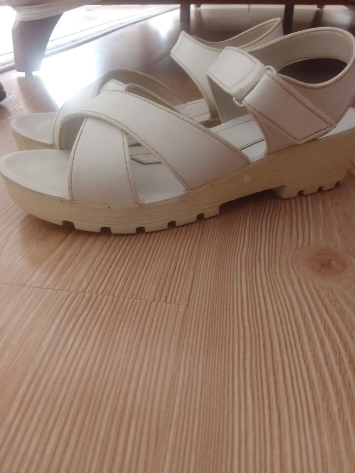 Beyaz Dolgu Topuklu Kadın Sandalet - Görsel 4