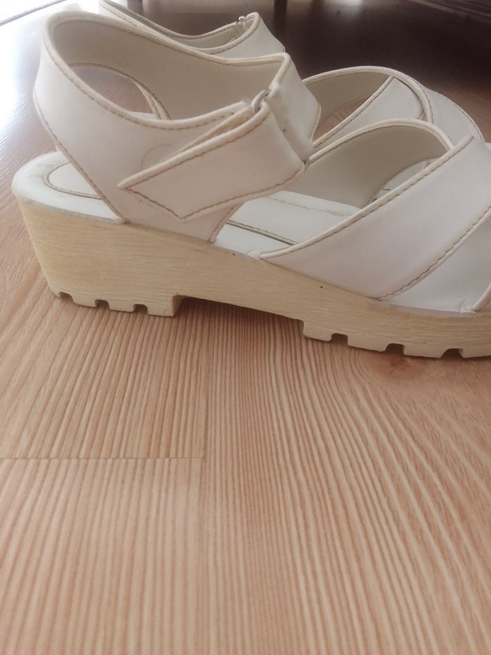 Beyaz Dolgu Topuklu Kadın Sandalet - Görsel 3