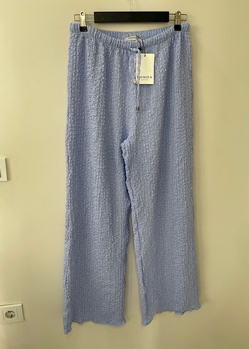 Butik ürünü Mavi Örgü Dokulu Kadın takım ürün
