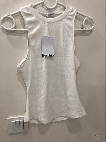 BERSHKA atlet