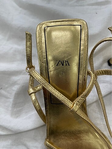 37 Beden Zara topuklu ayakkabı