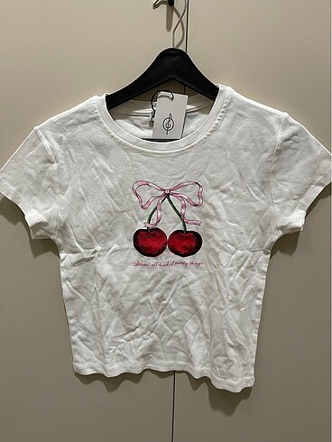 Stradivarius tshirt