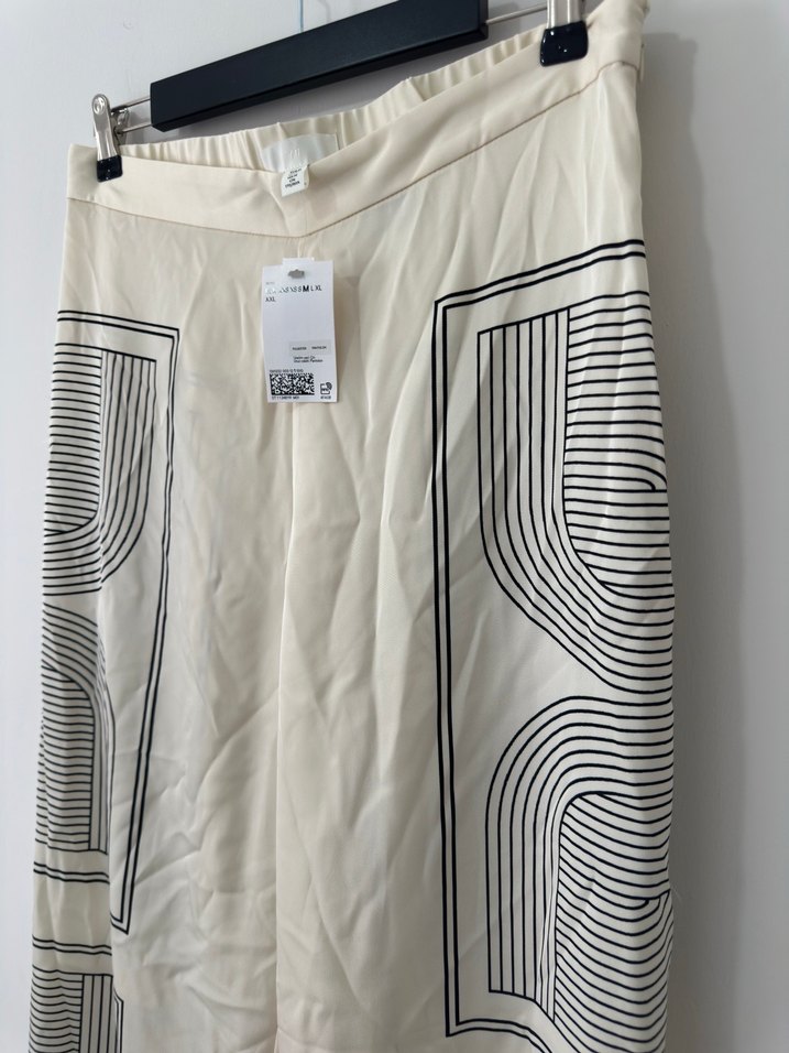 H&M  Geometrik Desenli Ekru Bol Paça Pantolon — görsel 4/6