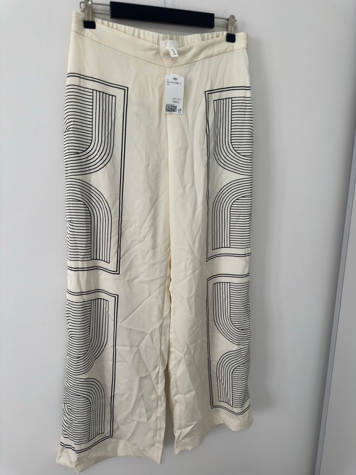 H&M  Geometrik Desenli Ekru Bol Paça Pantolon — görsel 3/6