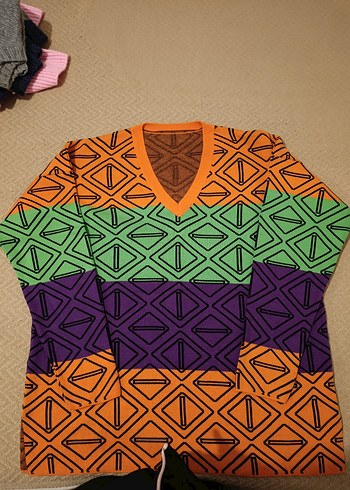 V yaka desenli uzun kollu kadın kazak - Görsel 3