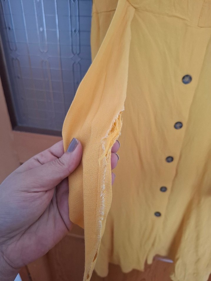 Sarı V Yakalı Düğmeli Uzun Keten Elbise - Görsel 4