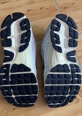 Nike Vomero 5 - Görsel 4