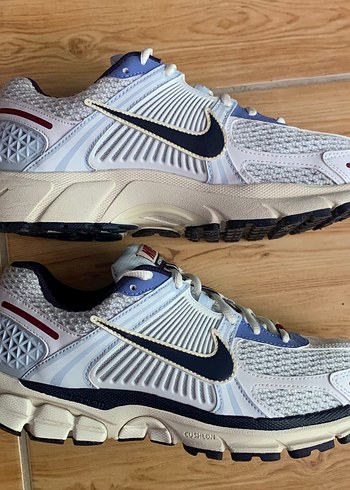 Nike Vomero 5 - Görsel 2