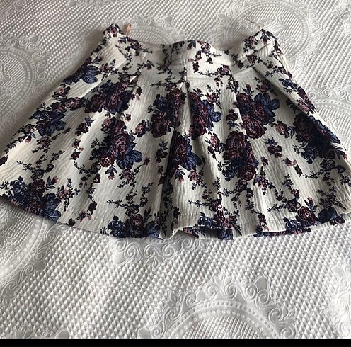 Mini çiçekli çan etek
