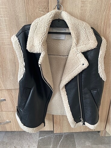 Bershka yelek