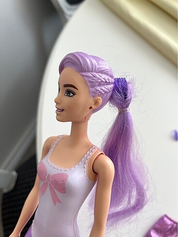 Barbie Barbie color reveal renk değiştiren bebek