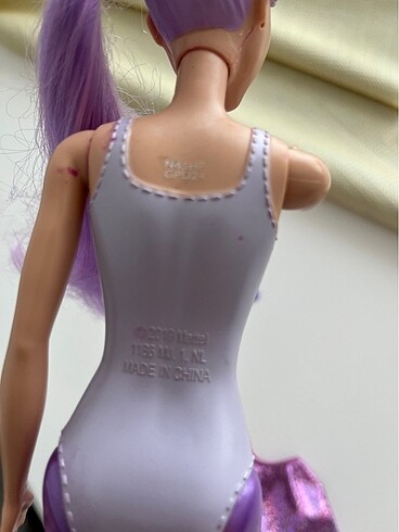Beden Barbie color reveal renk değiştiren bebek