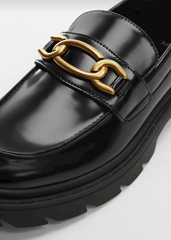 38 Beden Mango Zincir Detaylı Parlak Siyah Kadın Loafer