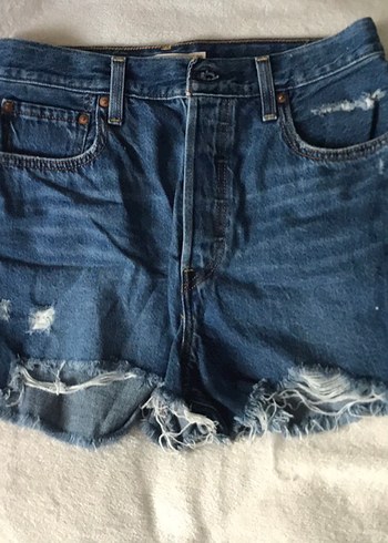 Orjinal Levis Kadın Lacivert Düğmeli Mini Denim Şort