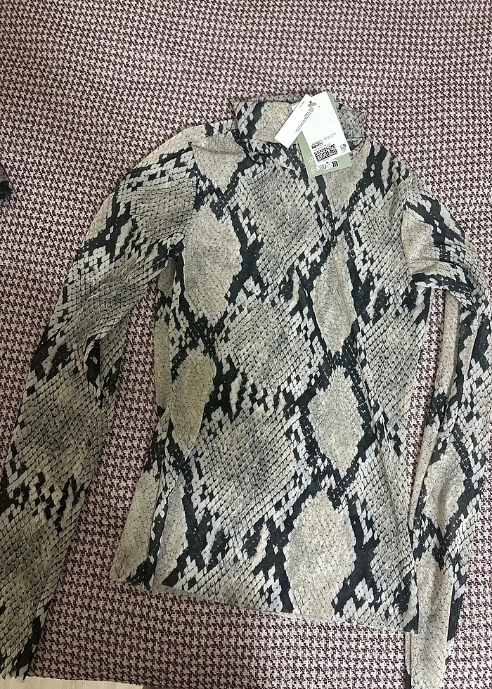 H&M marka transparan bluz - Görsel 2