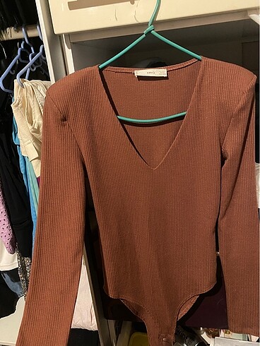 Mango V yaka vücudu saran body