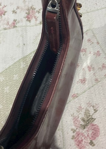 Bordo Parlak Deri Kadın Çantası - Görsel 3