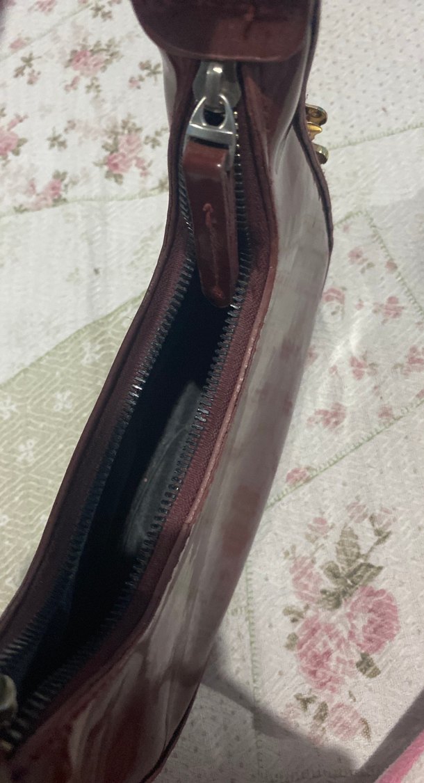 Bordo Parlak Deri Kadın Çantası - Görsel 3