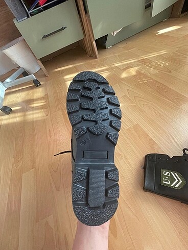 40 Beden siyah Renk 40 numara,sıfır bot.