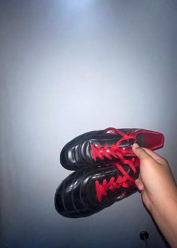 Dunlop 43 nmr Kırmızı siyah halı saha Futbol Ayakkabısı Bağcıklı - Görsel 4